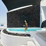 Olea Cave House *
